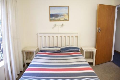 Хостел Jeffreys Bay Backpackers Номер фото