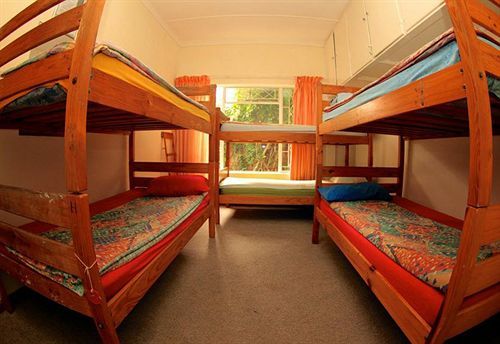 Хостел Jeffreys Bay Backpackers Экстерьер фото