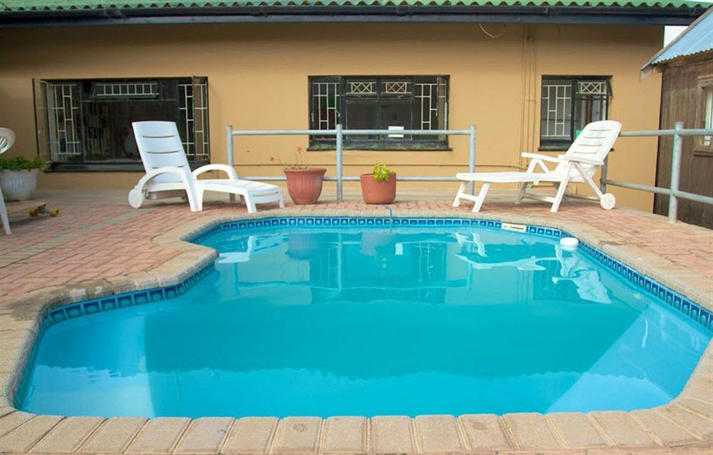 Хостел Jeffreys Bay Backpackers Экстерьер фото